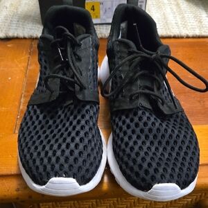 Nike Black Mesh Athletic Shoes